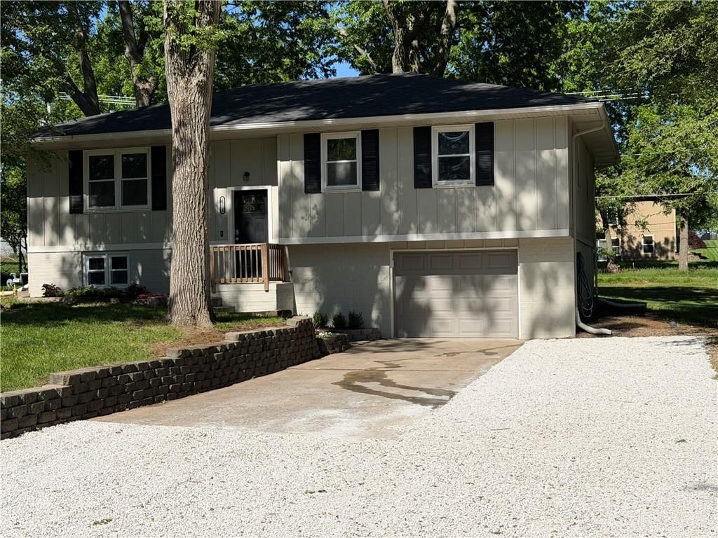 15604 Allen Avenue — photo 2