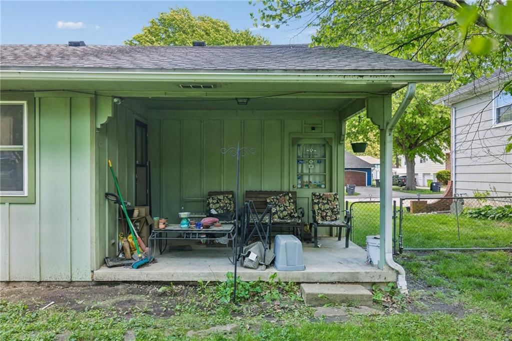 316 Hawthorne Drive — photo 28