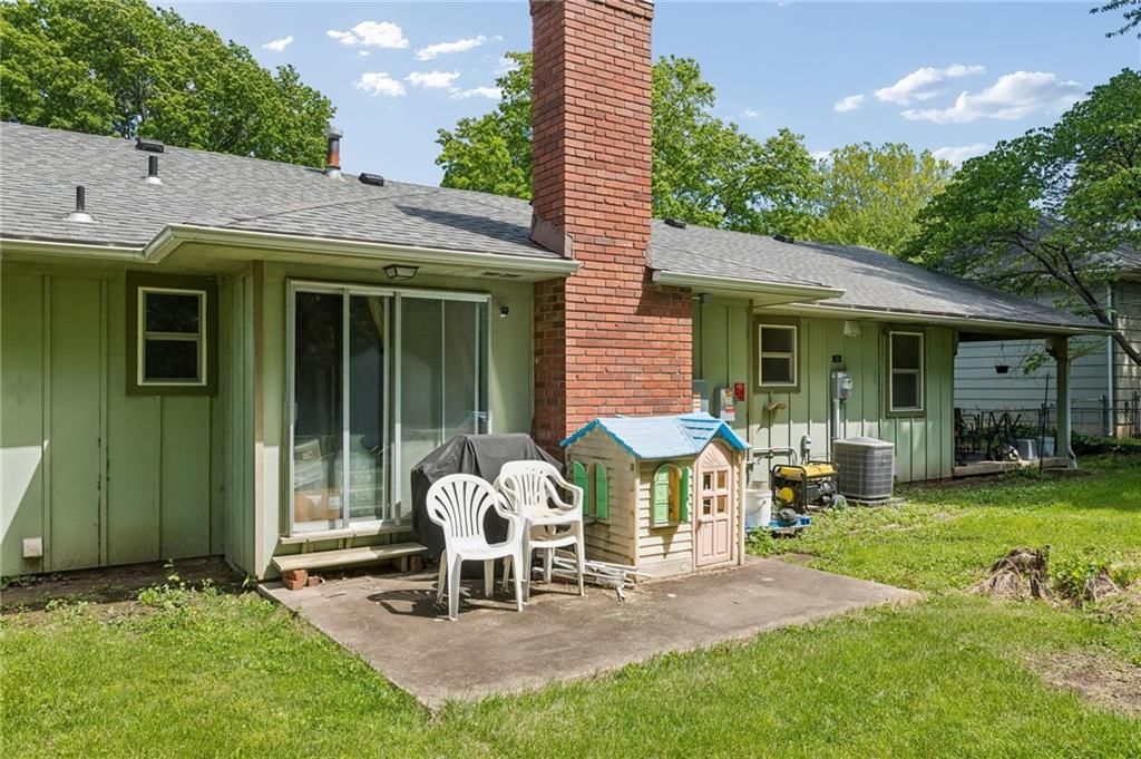 316 Hawthorne Drive — photo 32