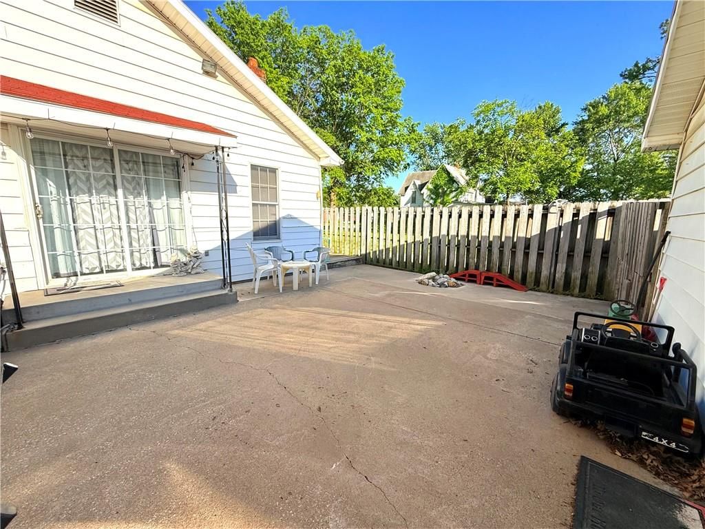 412 S Main Street — photo 8