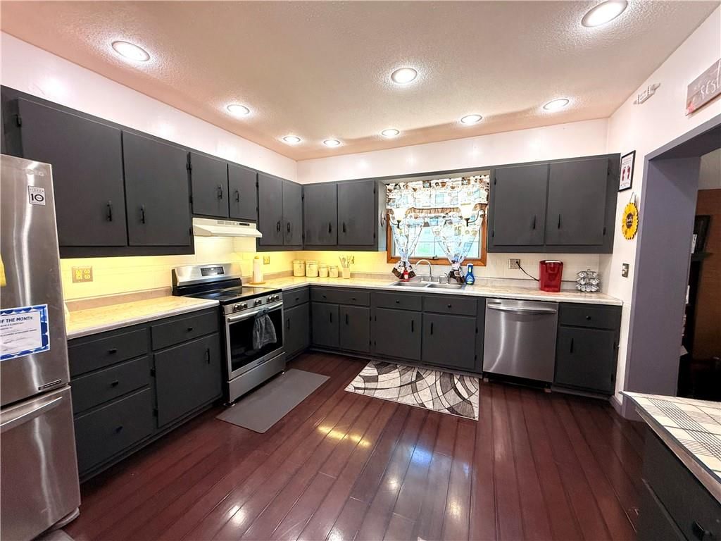412 S Main Street — photo 16