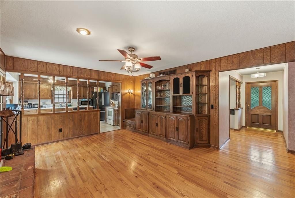6820 Wildwood Drive — photo 11
