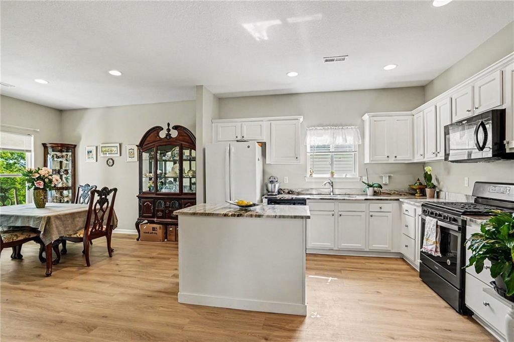 7728 NW 124th Street — photo 9