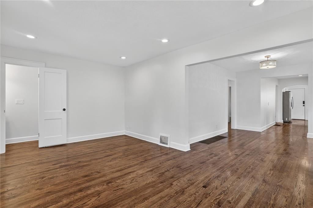5831 Tracy Avenue — photo 5