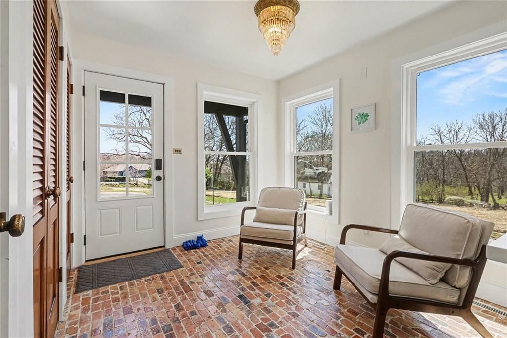 107 E Santa Fe Trail — photo 17