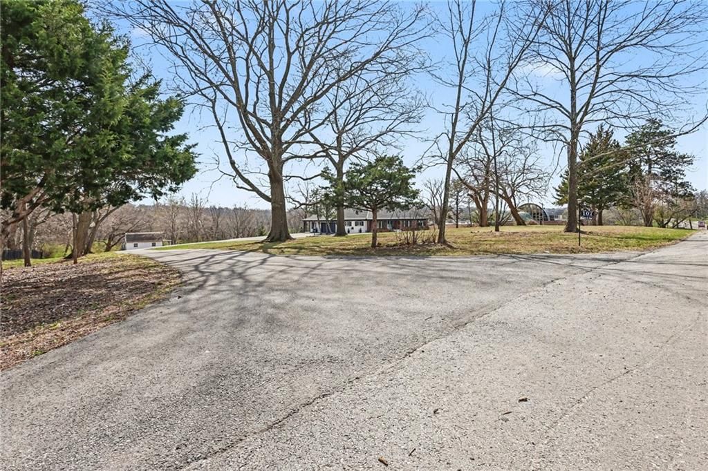 107 E Santa Fe Trail — photo 49