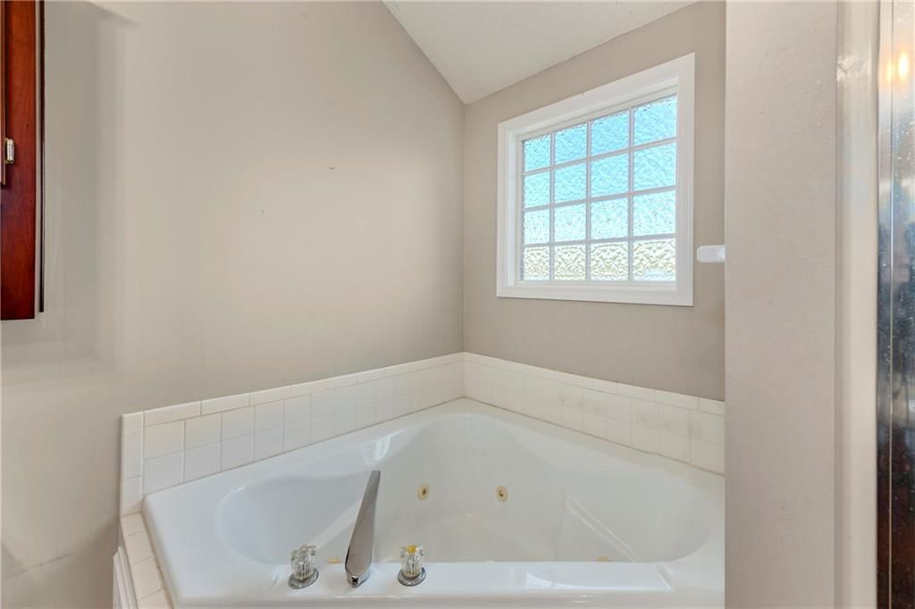11915 N Holmes Court — photo 17