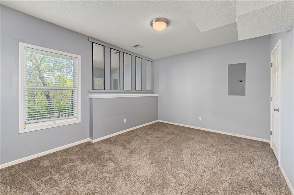 11915 N Holmes Court — photo 28