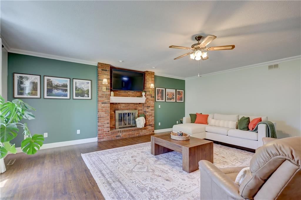 1810 N Free King Highway — photo 8