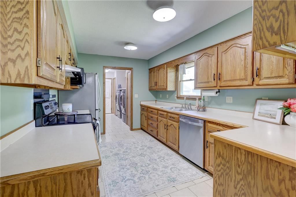 1810 N Free King Highway — photo 15