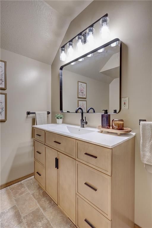1810 N Free King Highway — photo 37