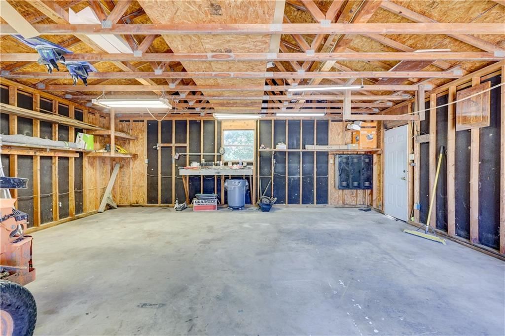 1810 N Free King Highway — photo 46