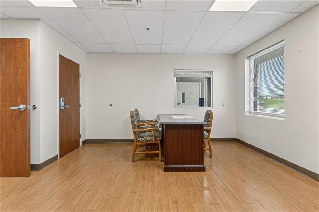 106 Hospital Drive — photo 8