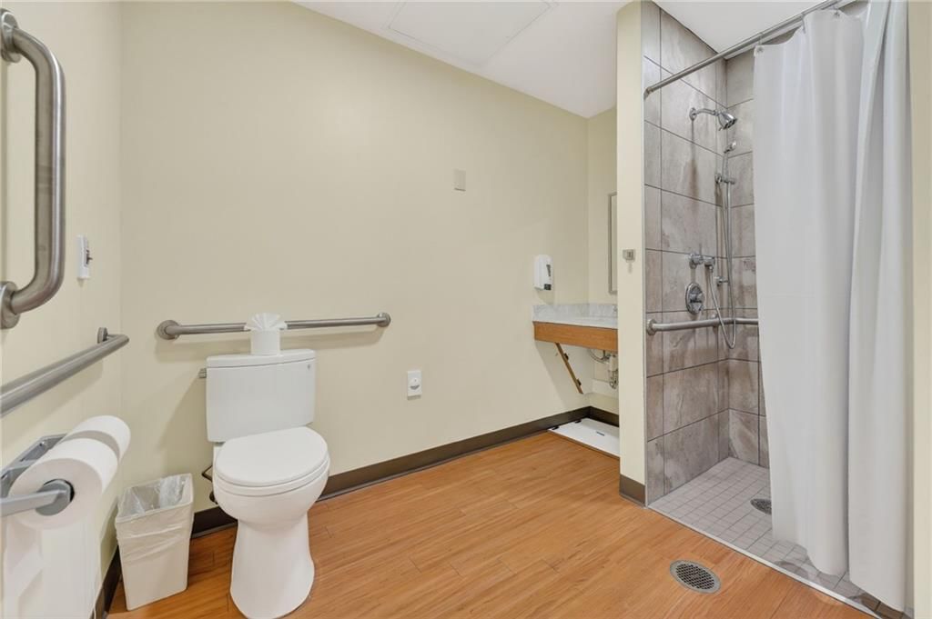 106 Hospital Drive — photo 34
