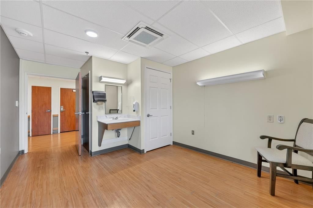 106 Hospital Drive — photo 42