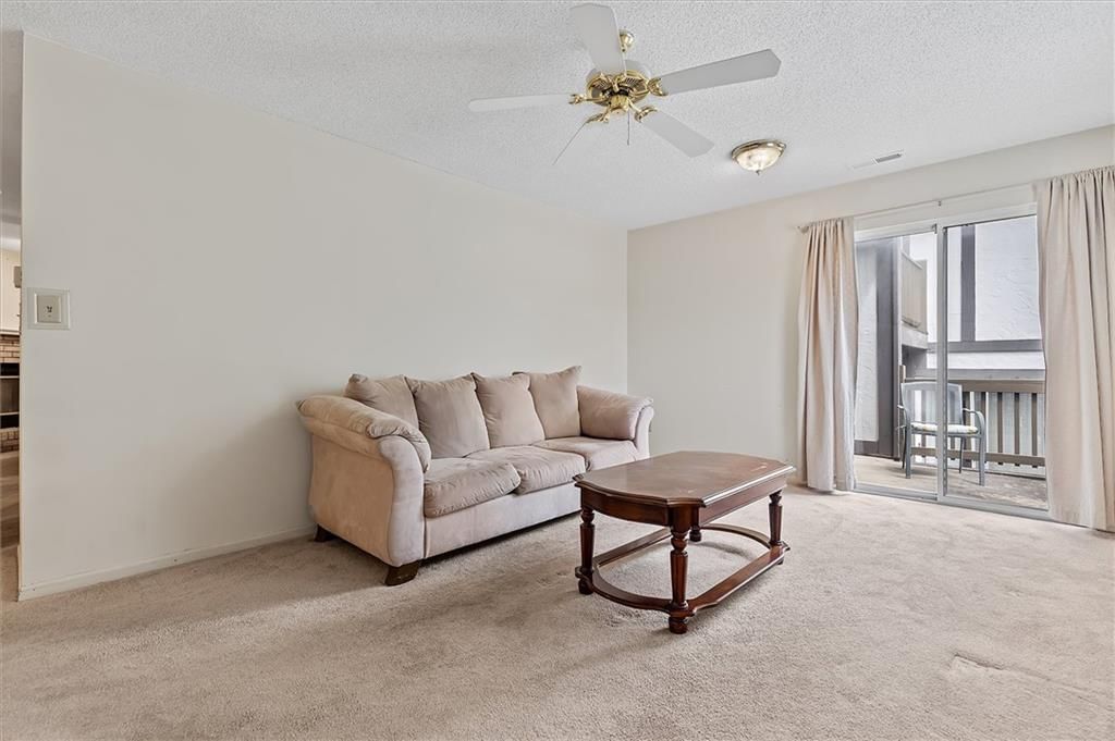 300 E Hansen Court — photo 3