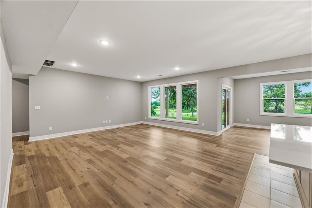 10139 N Kansas Court — photo 54