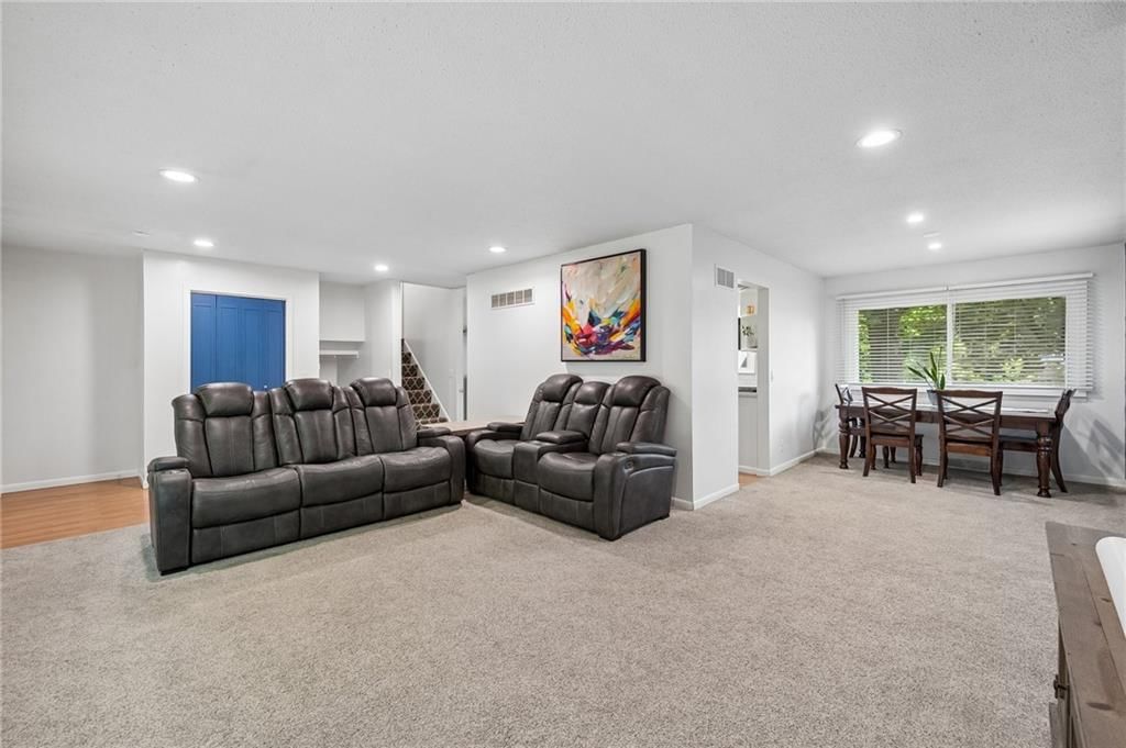 8039 Hemlock Street — photo 5
