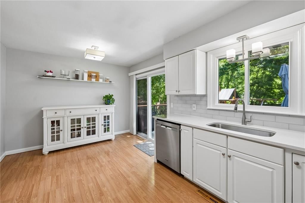 8039 Hemlock Street — photo 8