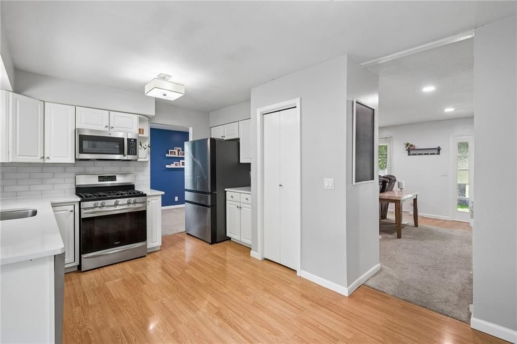 8039 Hemlock Street — photo 9