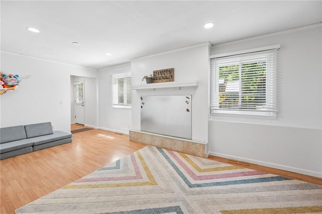 8039 Hemlock Street — photo 20