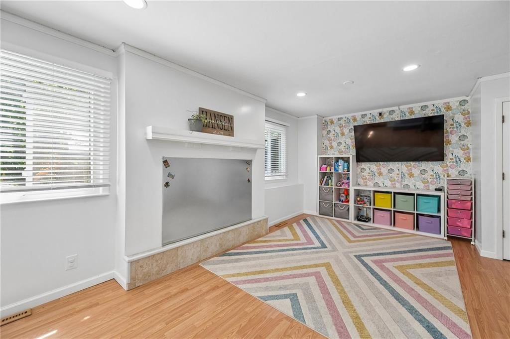 8039 Hemlock Street — photo 21