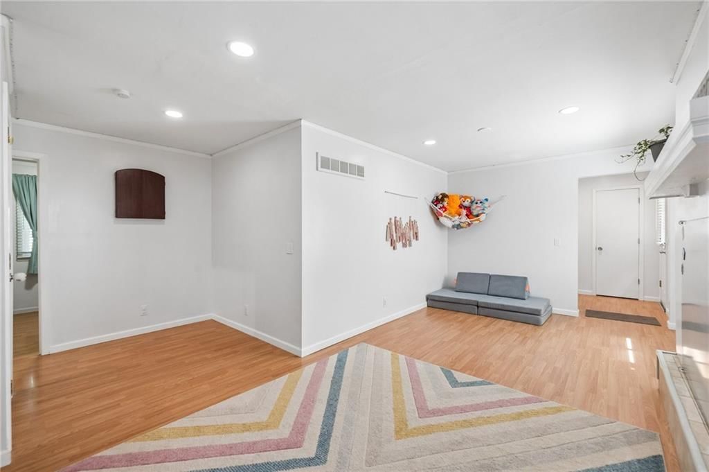 8039 Hemlock Street — photo 22