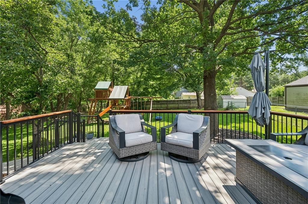 8039 Hemlock Street — photo 26