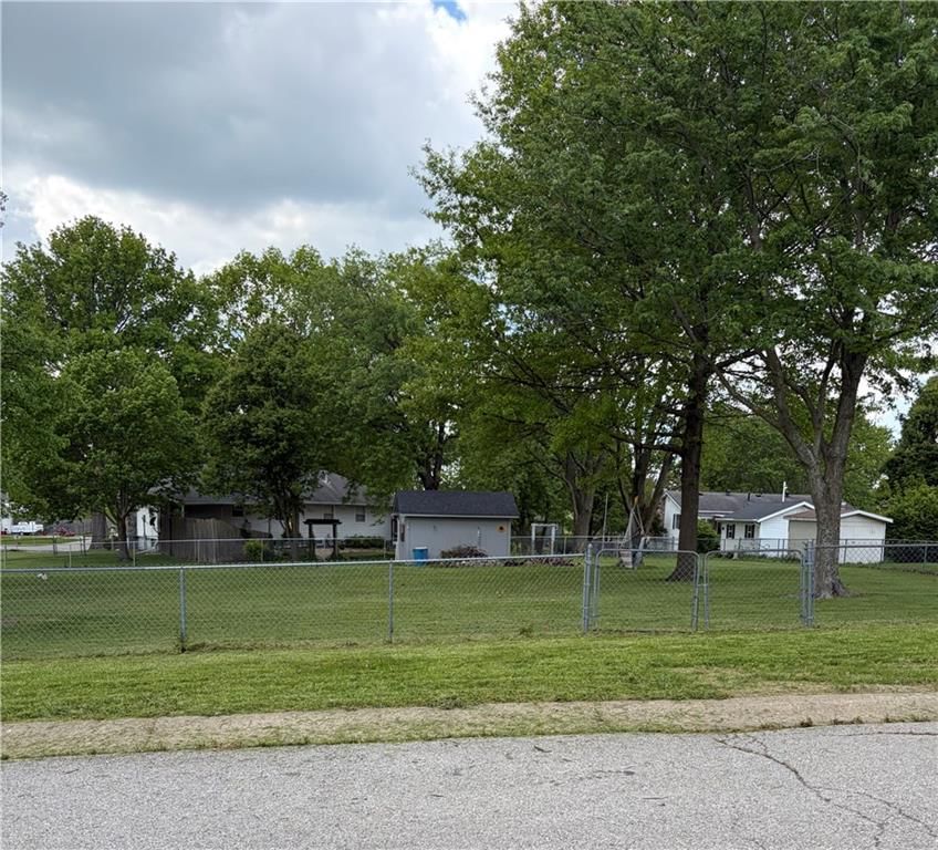 1103 N Doniphan Street — photo 4