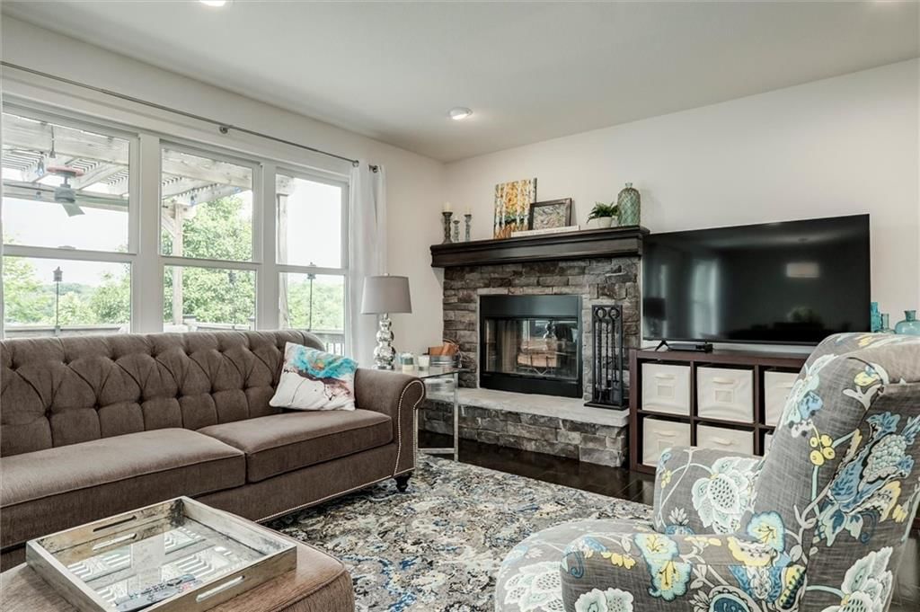 54 SE Lakeview Drive — photo 4