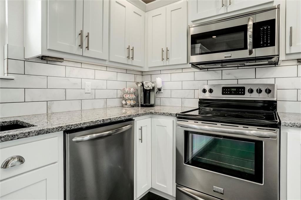 54 SE Lakeview Drive — photo 17