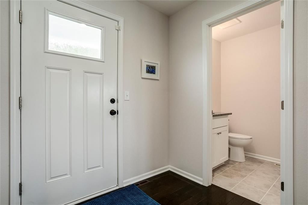 54 SE Lakeview Drive — photo 23