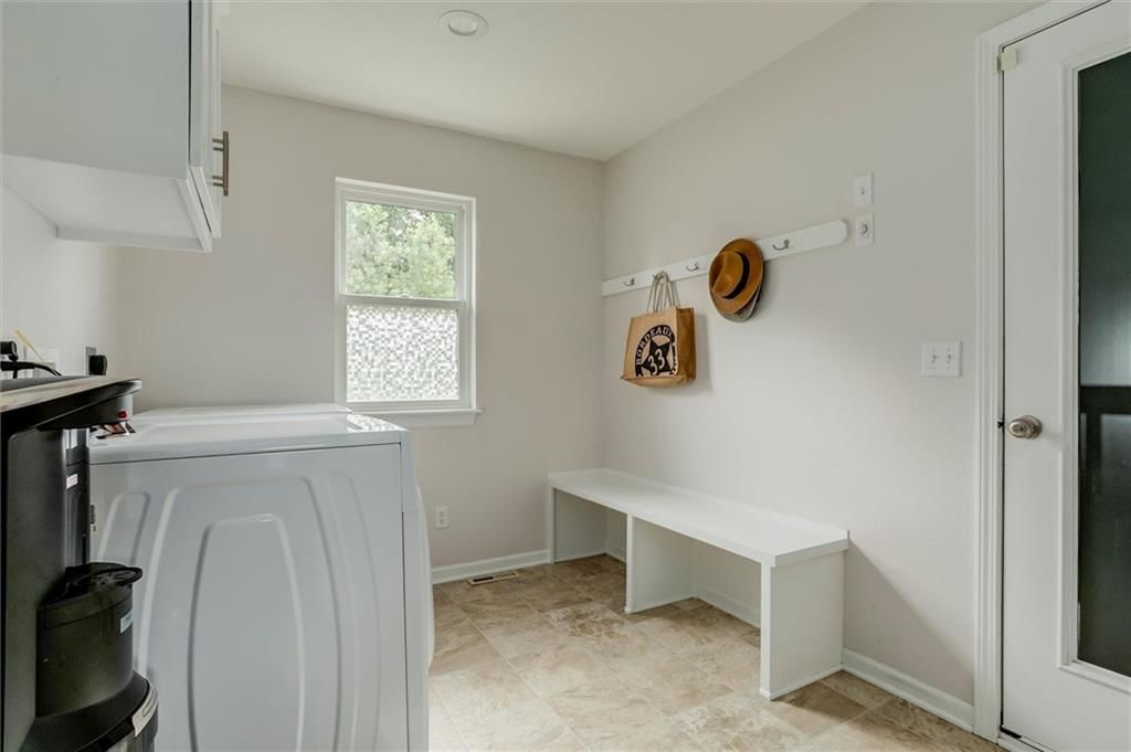 54 SE Lakeview Drive — photo 25