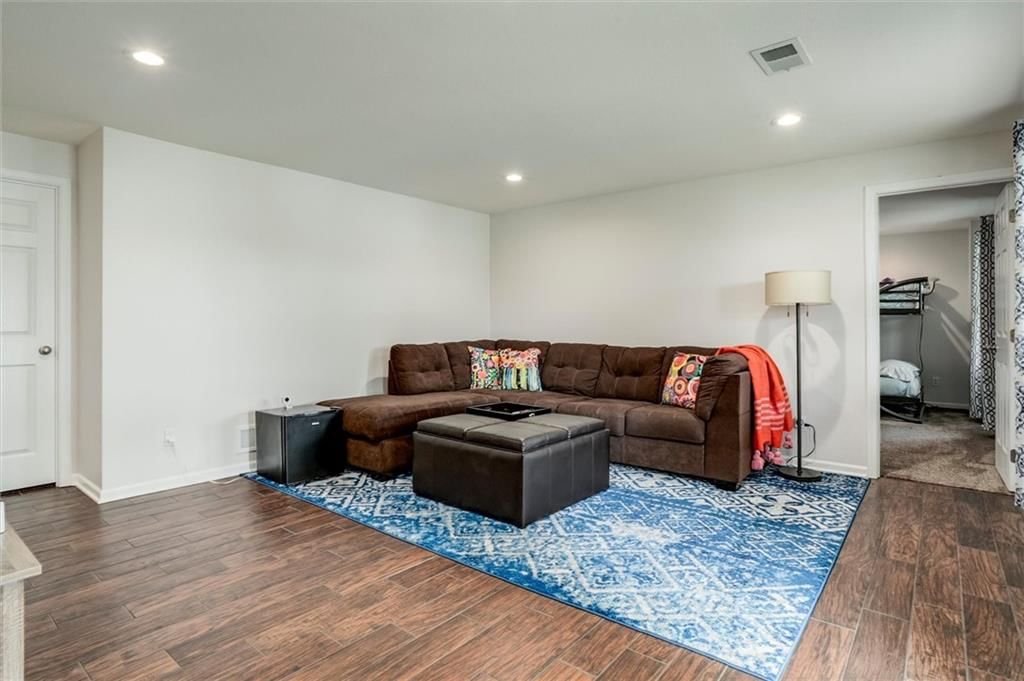 54 SE Lakeview Drive — photo 27