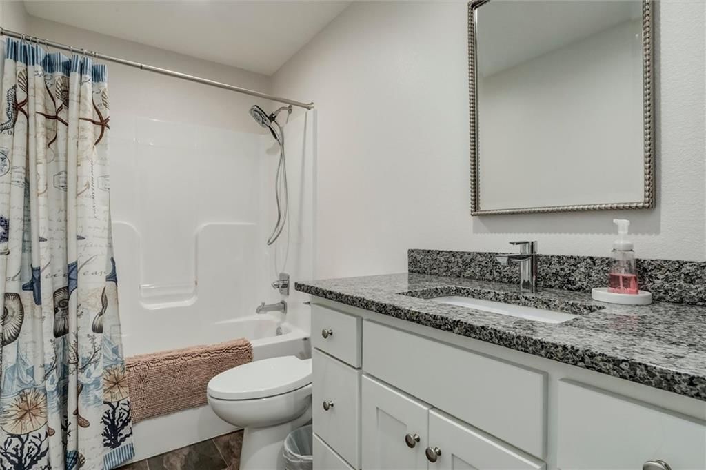 54 SE Lakeview Drive — photo 31
