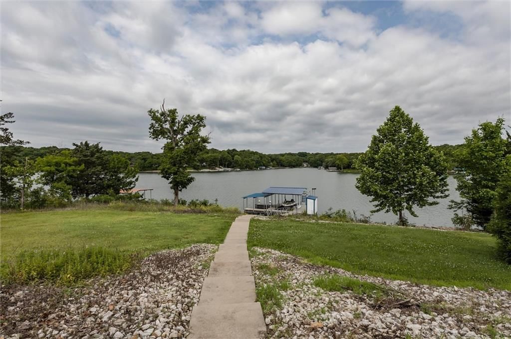54 SE Lakeview Drive — photo 33