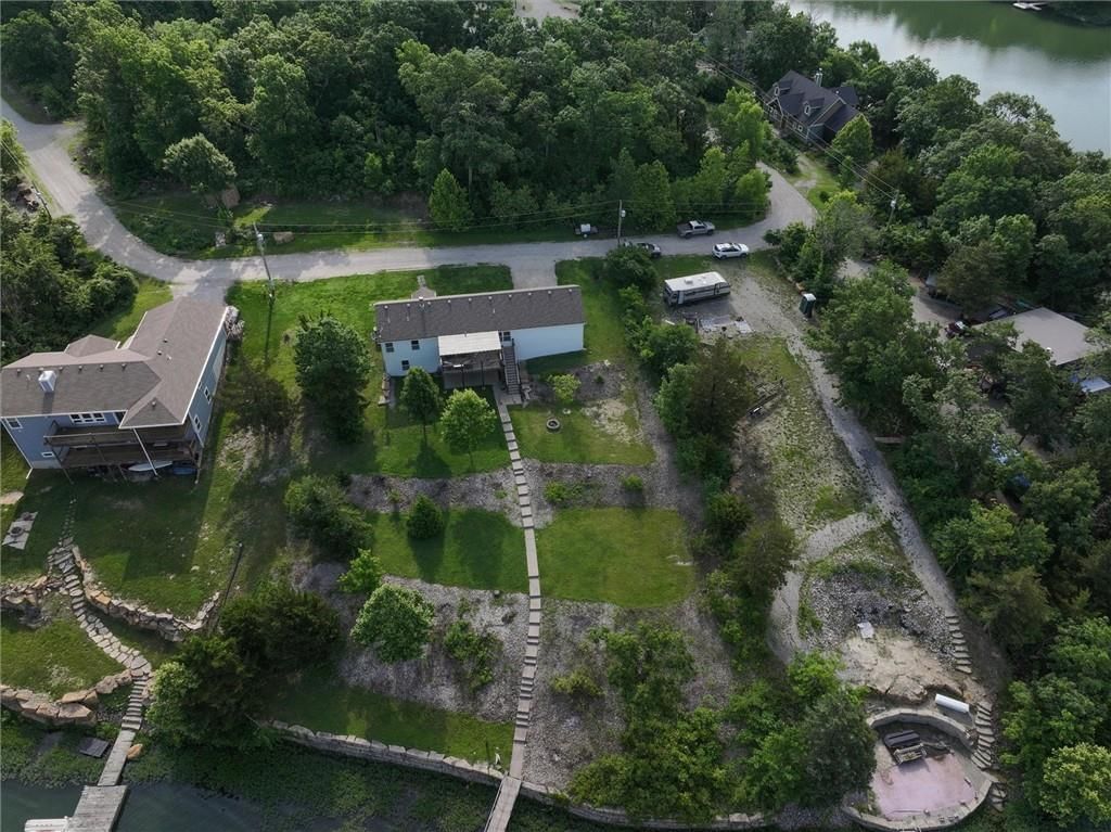 54 SE Lakeview Drive — photo 37