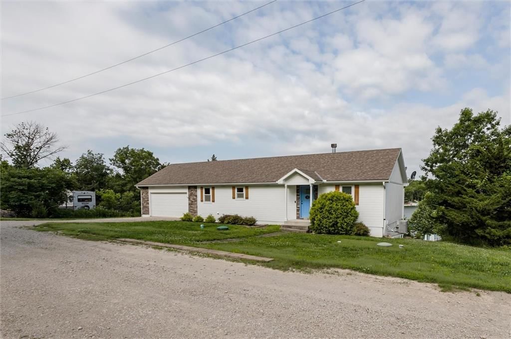 54 SE Lakeview Drive — photo 40