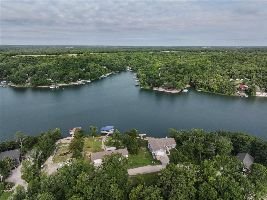 54 SE Lakeview Drive — photo 41