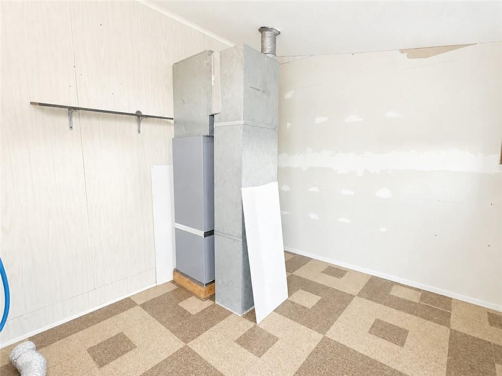 209 W 8th Street — photo 12