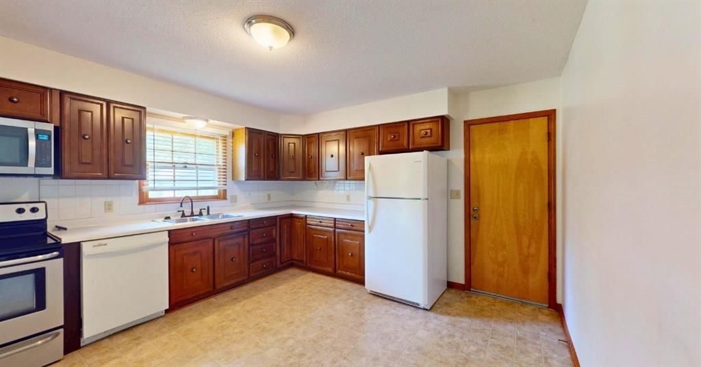 631 N Perkins Street — photo 5