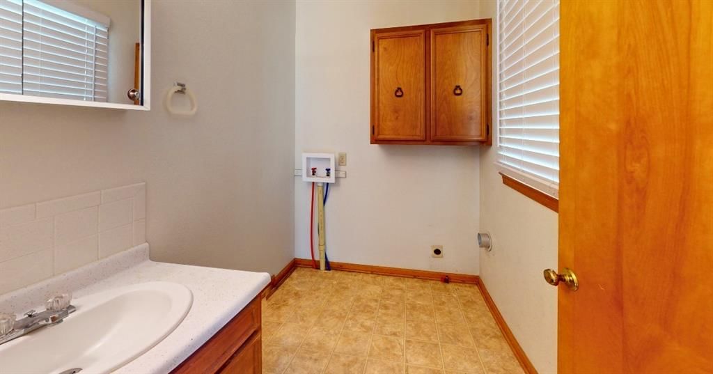 631 N Perkins Street — photo 12