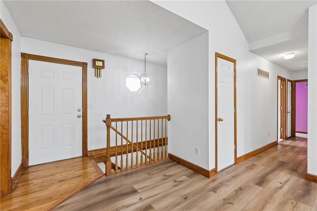 10947 N Wallace Avenue — photo 5