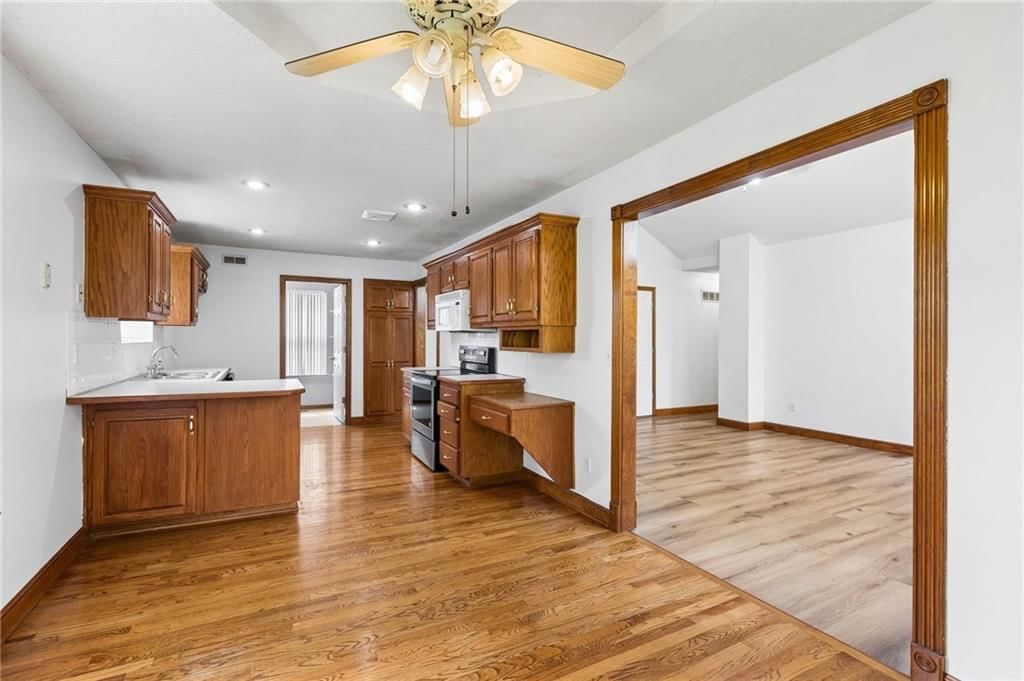 10947 N Wallace Avenue — photo 12