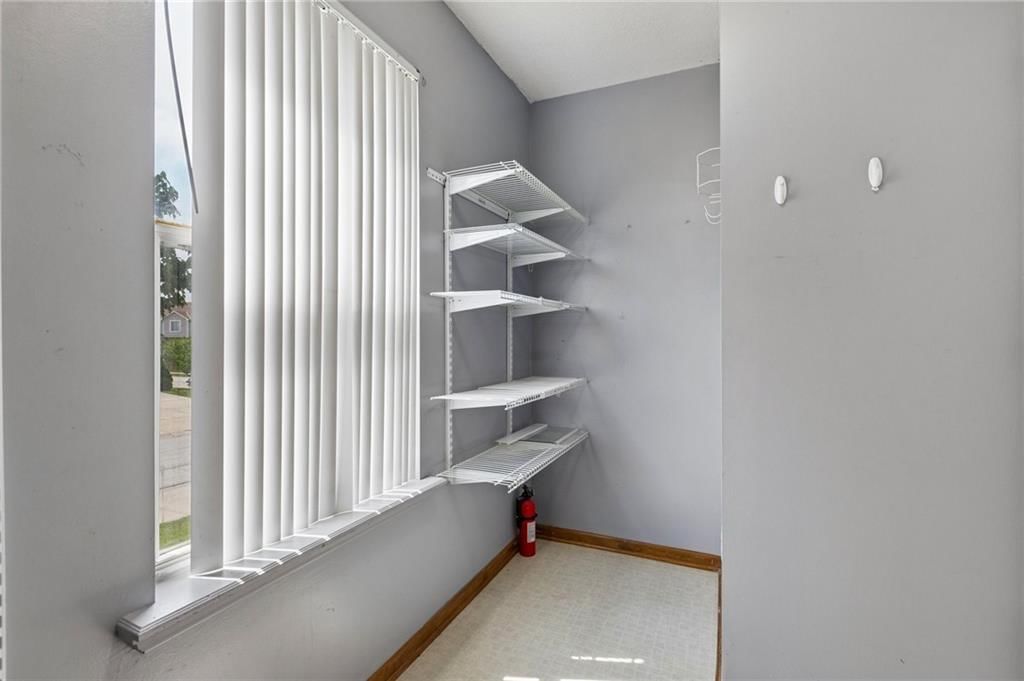 10947 N Wallace Avenue — photo 19