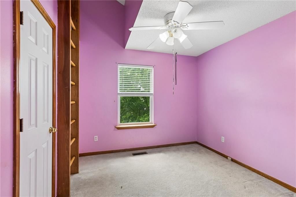 10947 N Wallace Avenue — photo 25