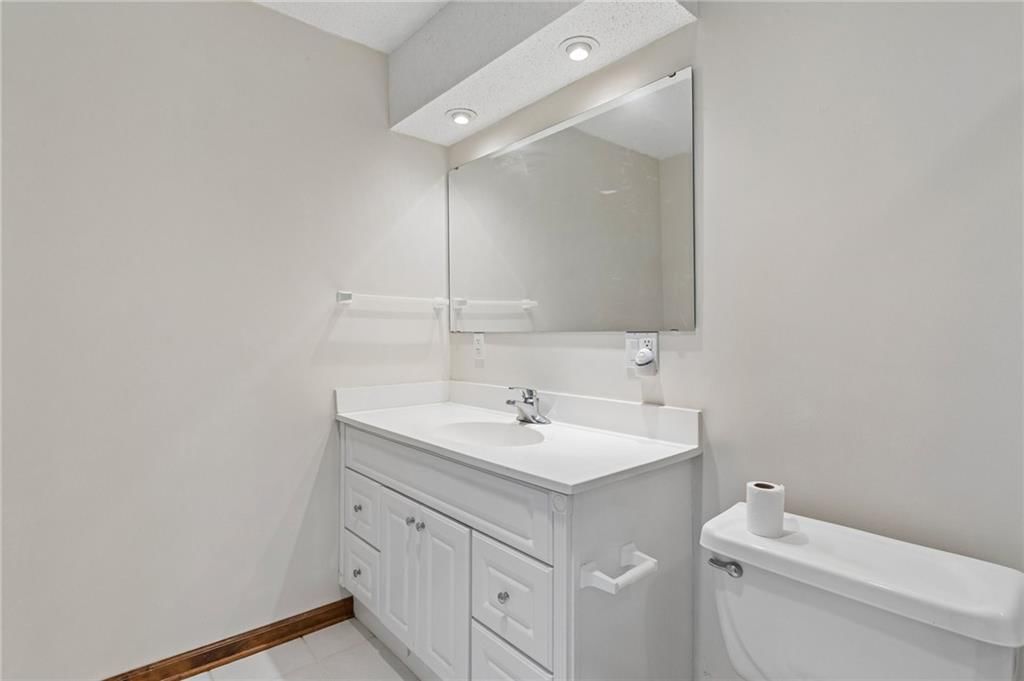 10947 N Wallace Avenue — photo 29