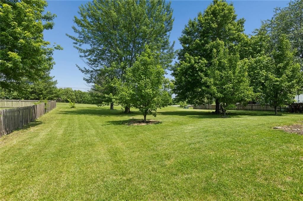 10947 N Wallace Avenue — photo 32