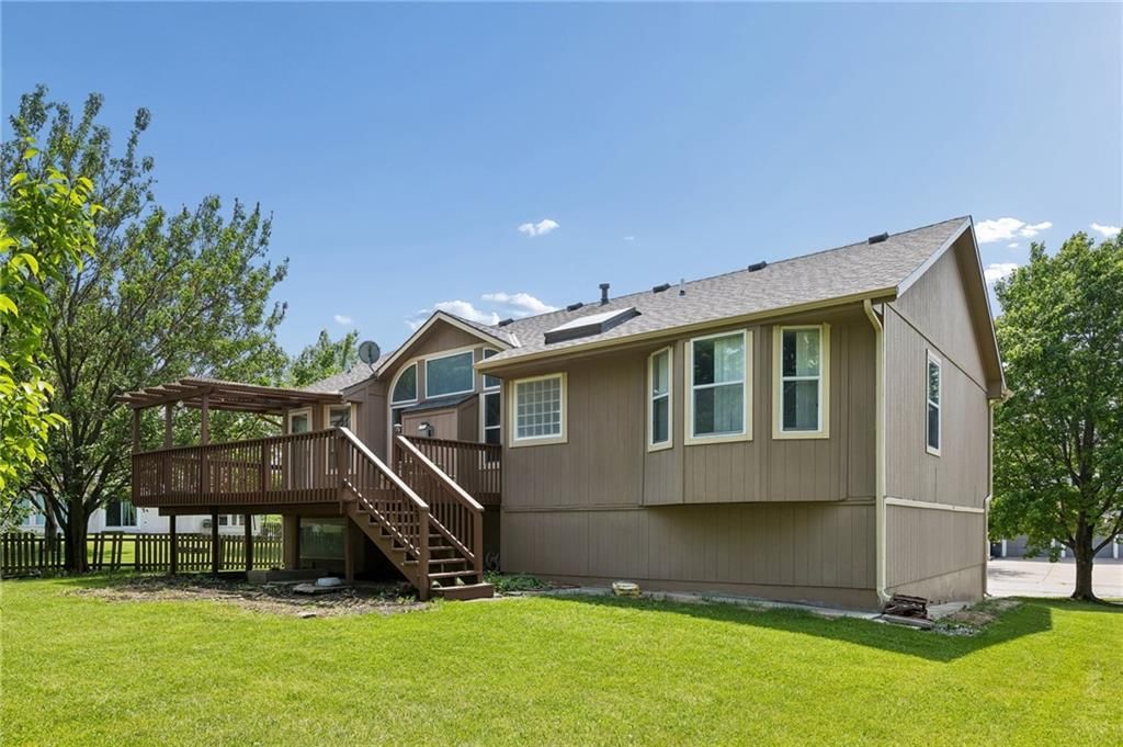 10947 N Wallace Avenue — photo 33
