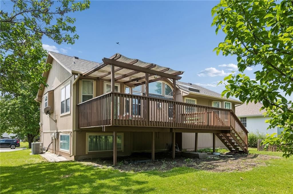10947 N Wallace Avenue — photo 34